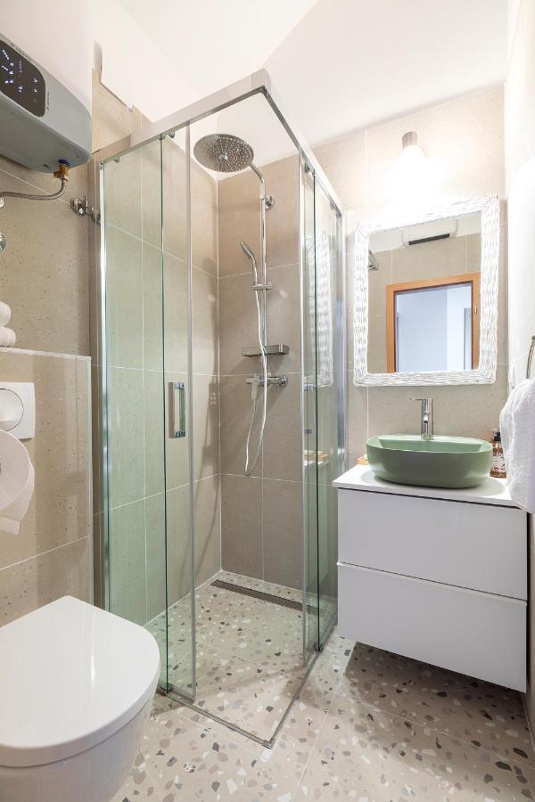Apartman Luri Sutivan Exterior foto