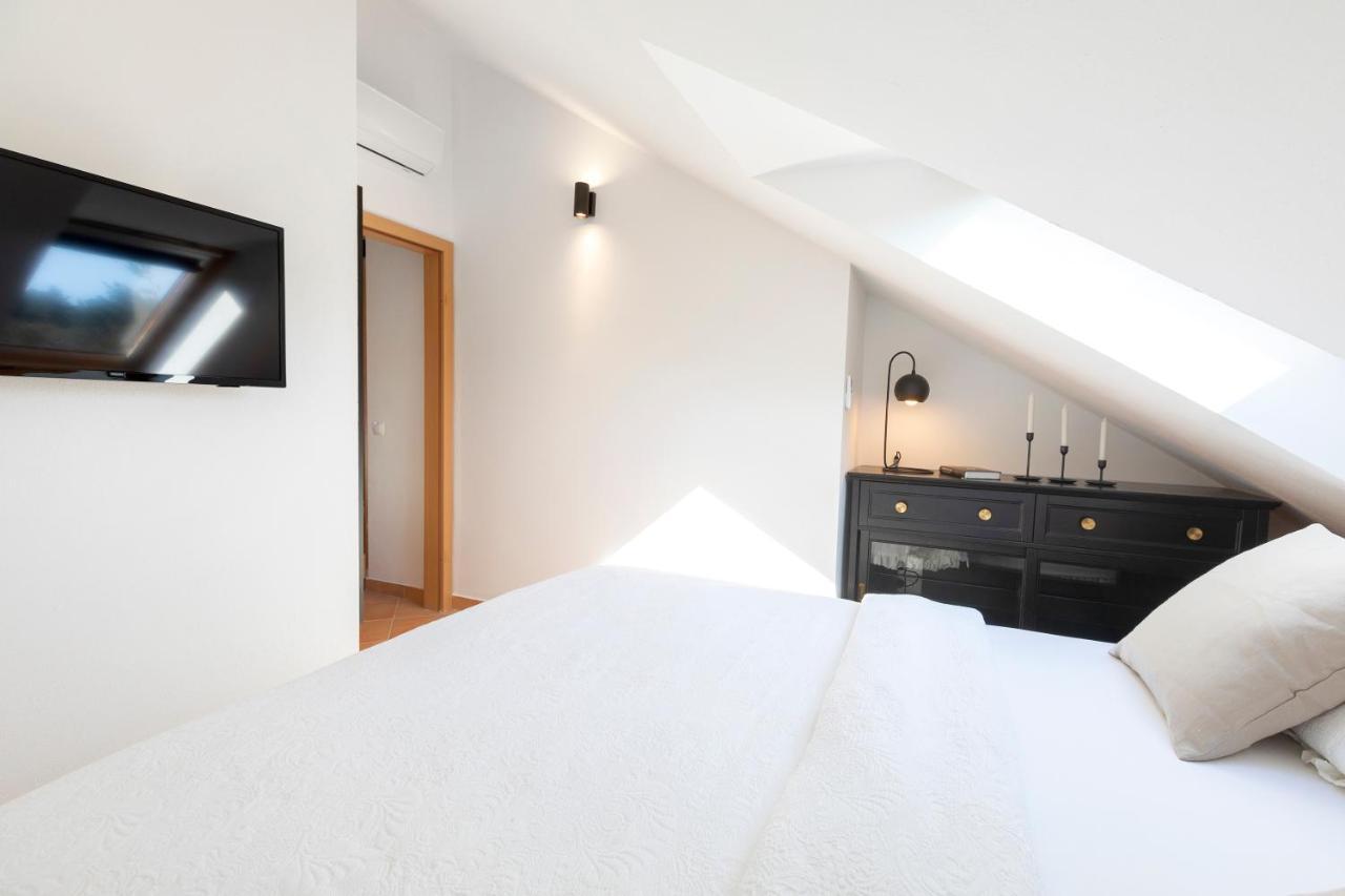 Apartman Luri Sutivan Exterior foto
